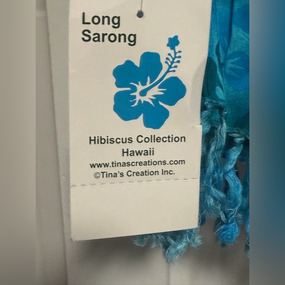 Vibrant Blue Floral Hawaiian Sarong - Picture 3 of 6